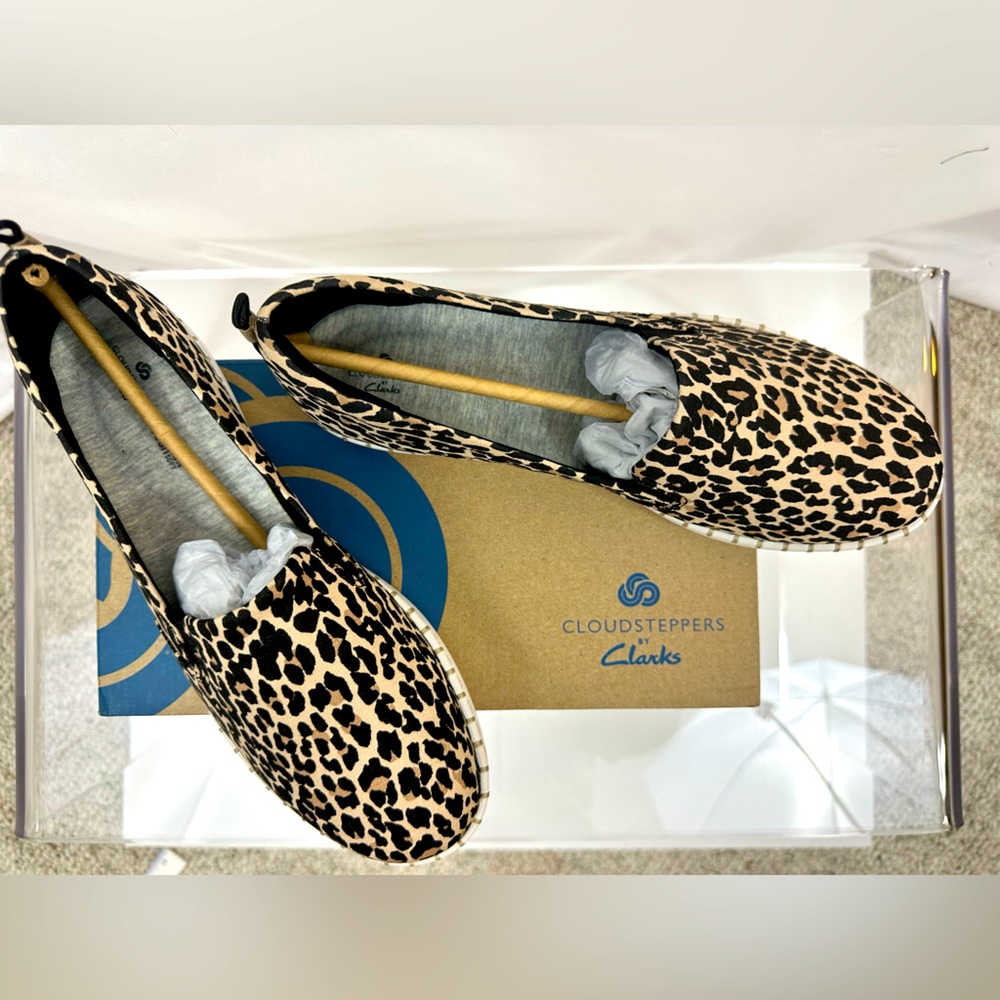 Clarks Cloudstepper Women's Step Glow Jade Loafer Flat, Leopard Print 9W - Picture 4 of 11